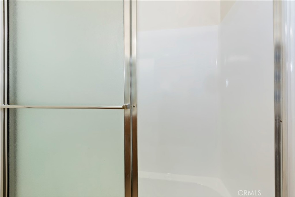 https://media.crmls.org/medias/f3a53570-b4b7-4702-bd49-d36e578943f0.jpg?preset=X-Large