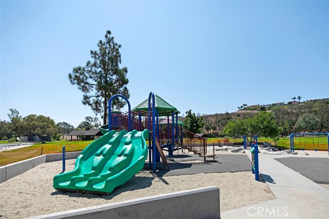 27692 Motherlode Court, Laguna Niguel CA: https://media.crmls.org/medias/f3a72687-b660-4c8e-8bc8-ed0779e2dd60.jpg