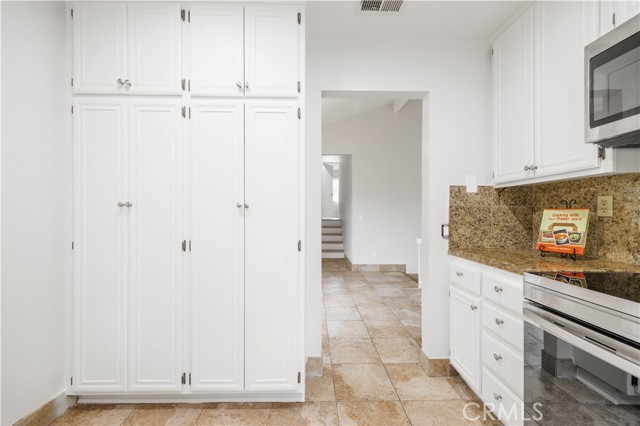 Detail Gallery Image 12 of 22 For 2 Summerset, Irvine,  CA 92603 - 2 Beds | 2 Baths