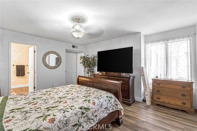 Detail Gallery Image 18 of 25 For 1751 W Santa Ana, Fresno,  CA 93705 - 2 Beds | 2/1 Baths