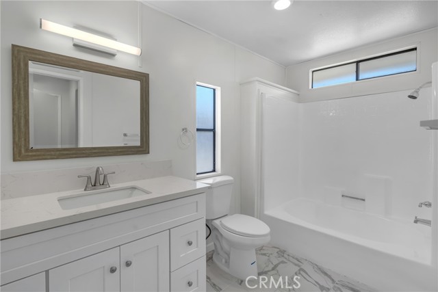 9984 Wrangler Way, Corona CA: https://media.crmls.org/medias/f3a80c2e-98b6-41b5-ba58-94873dbf3693.jpg
