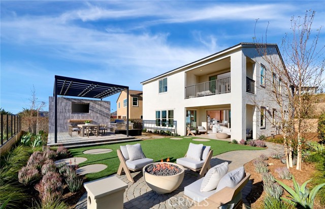 Detail Gallery Image 19 of 27 For 21162 Poema Pl, Chatsworth,  CA 91311 - 5 Beds | 5/2 Baths