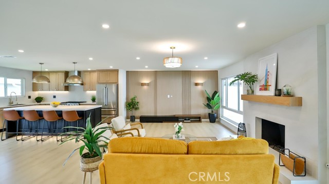 2737 Lorenzo Avenue, Costa Mesa CA: https://media.crmls.org/medias/f3a89cb4-eeba-4afe-a0d3-ec86d0696cc2.jpg