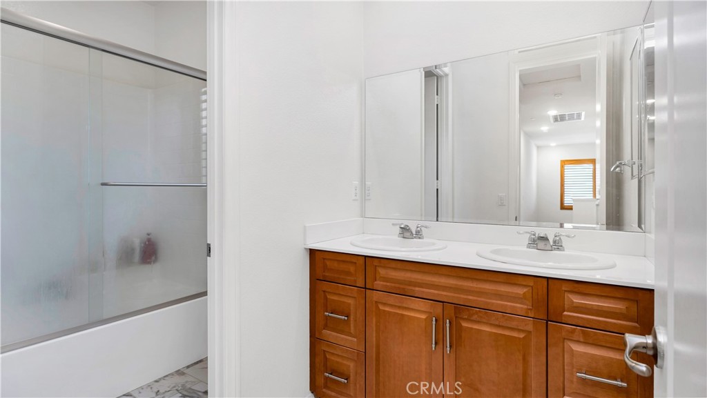 MLS #OC25080974 img 14