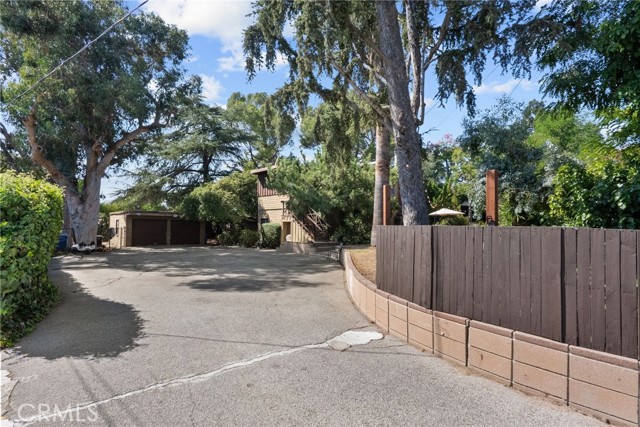 10025 Covert Avenue, Tujunga CA: https://media.crmls.org/medias/f3a9875e-224d-4d02-a6ac-dc7097ccdfce.jpg