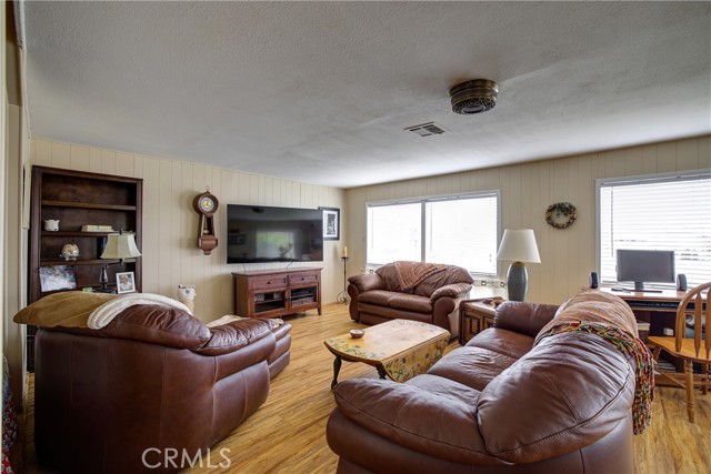 3700 Buchanan, Riverside CA: https://media.crmls.org/medias/f3a9a785-7a90-4922-a1b1-93ff12989b11.jpg