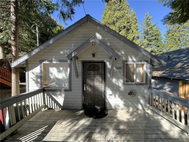 Detail Gallery Image 1 of 16 For 23348 S Village Ln, Crestline,  CA 92348 - 2 Beds | 1 Baths