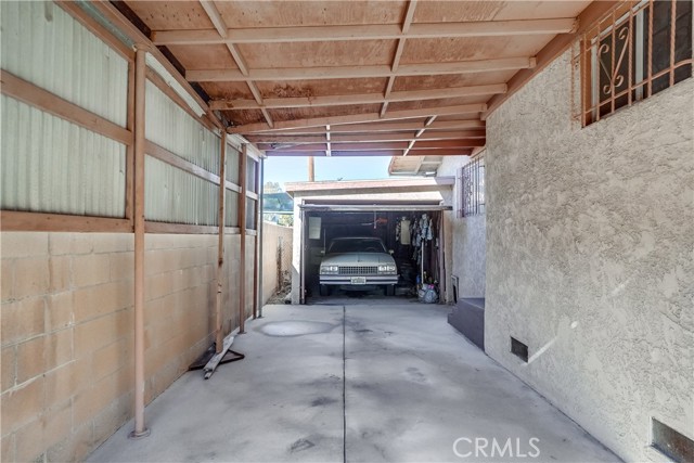 725 W 85th Street, Los Angeles, California 90044, ,Residential Income,For Sale,725 W 85th Street,CRSB24007515