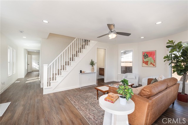 Detail Gallery Image 4 of 30 For 1887 Saint Louis Ave, Signal Hill,  CA 90755 - – Beds | – Baths