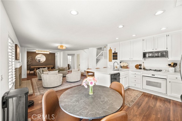 32211 Camino Nunez, Temecula CA: https://media.crmls.org/medias/f3ab417b-6cac-4c42-bb32-983f0fb91b67.jpg