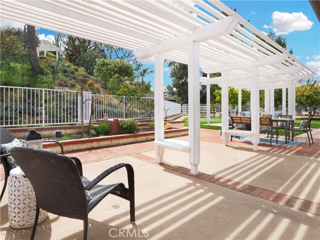 4 Bridlewood Circle, Rolling Hills Estates, California 90274, 3 Bedrooms Bedrooms, ,1 BathroomBathrooms,Residential,Sold,Bridlewood,PV23048044