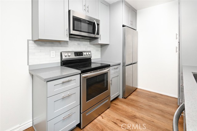 Detail Gallery Image 10 of 28 For 348 S Miraleste Dr #304,  San Pedro,  CA 90732 - 2 Beds | 2/1 Baths