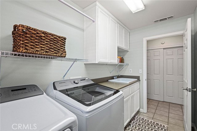 204 Crater Lake Drive, Chico CA: https://media.crmls.org/medias/f3ace86c-f8f8-47d6-a619-bf165cccd0f5.jpg