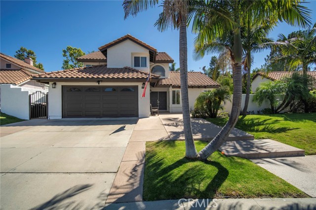 1205 Cerca, San Clemente CA: https://media.crmls.org/medias/f3ad9692-cc30-431b-bbad-4e6c669b9e9d.jpg
