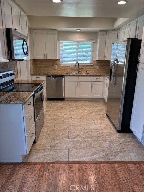 Detail Gallery Image 9 of 11 For 6261 Gloria Dr, Huntington Beach,  CA 92647 - 3 Beds | 2 Baths