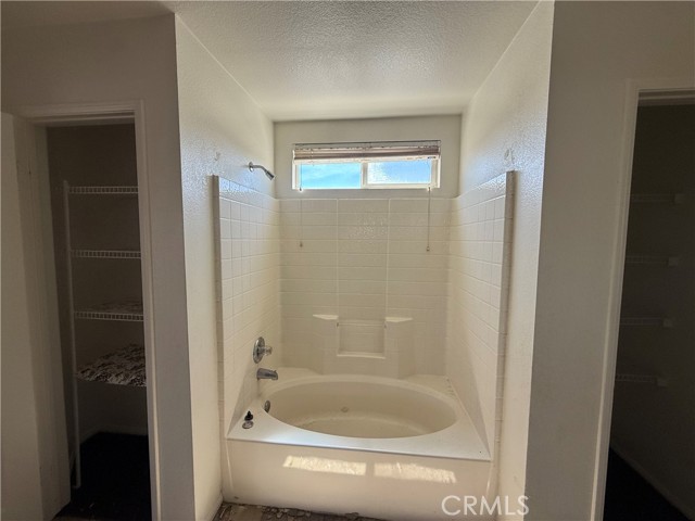 Detail Gallery Image 42 of 50 For 14577 Crossing, Victorville,  CA 92394 - 3 Beds | 2/1 Baths