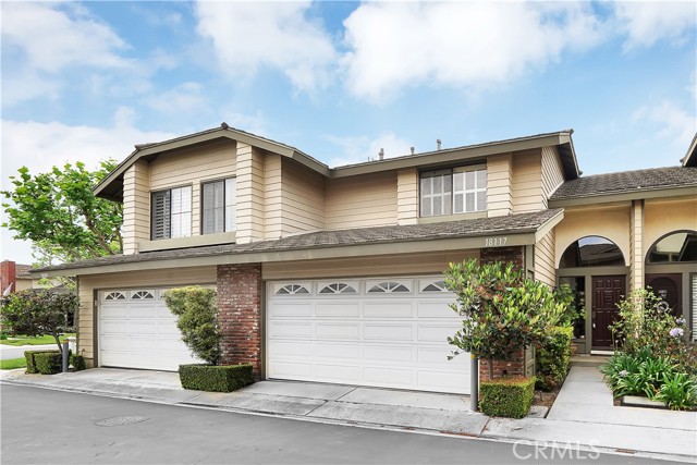 Detail Gallery Image 1 of 21 For 18117 Red Oak Ct #50,  Fountain Valley,  CA 92708 - 2 Beds | 2/1 Baths