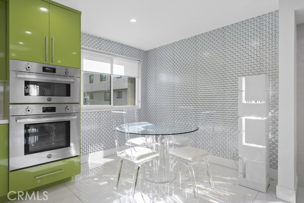 Detail Gallery Image 7 of 21 For 5315 White Oak #M,  Encino,  CA 91316 - 3 Beds | 3 Baths