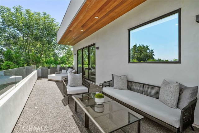 Detail Gallery Image 30 of 59 For 15231 Greenleaf St, Sherman Oaks,  CA 91403 - 6 Beds | 7/1 Baths