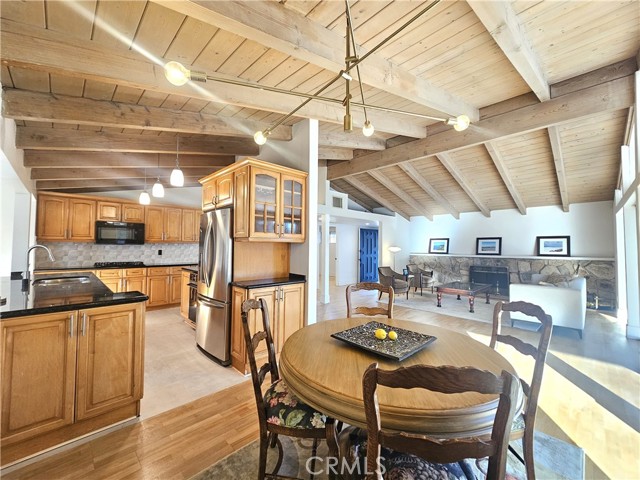 Detail Gallery Image 20 of 37 For 17530 Tuba St, Northridge,  CA 91325 - 4 Beds | 2/1 Baths