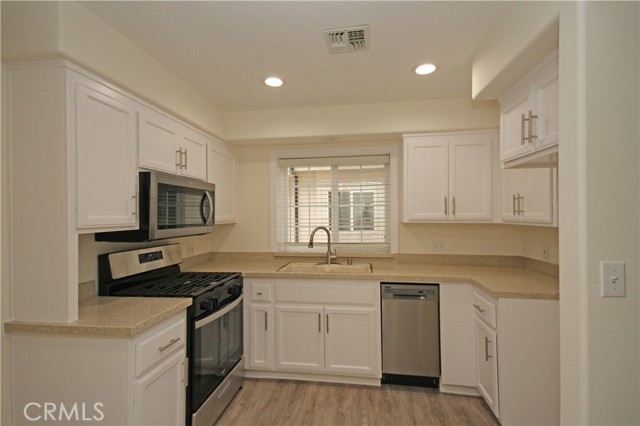 Detail Gallery Image 7 of 26 For 1675 Gramercy Ave #3,  Torrance,  CA 90501 - 2 Beds | 1/1 Baths