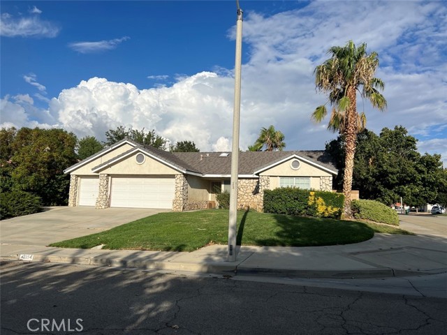 Detail Gallery Image 1 of 14 For 42254 59th St, Quartz Hill,  CA 93536 - 3 Beds | 2 Baths