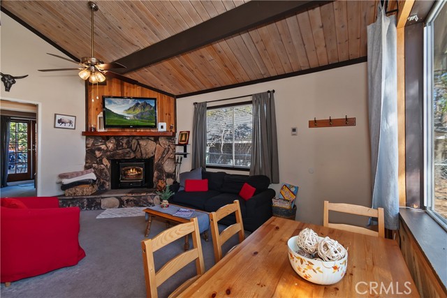 254 Wabash Lane, Sugarloaf CA: https://media.crmls.org/medias/f3b1bd1e-8897-4e7a-a222-52d59a2c1043.jpg
