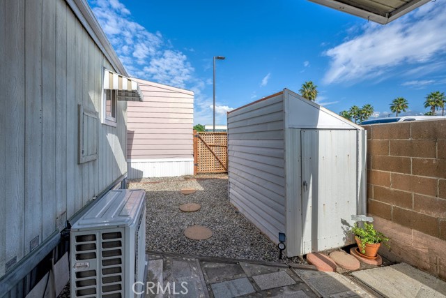 Detail Gallery Image 6 of 25 For 15439 Jersey Street #16,  –,  CA 91345 - 2 Beds | 2 Baths