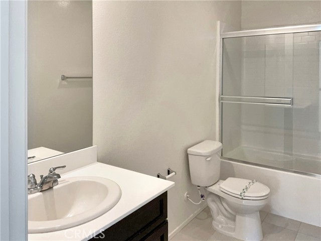 Detail Gallery Image 16 of 19 For 15722 Wyburn Ln, Victorville,  CA 92394 - 4 Beds | 2/1 Baths