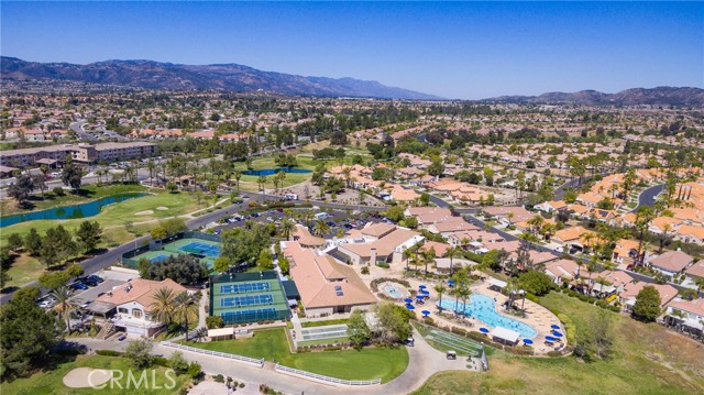 23898 Via Pamilla, Murrieta CA: https://media.crmls.org/medias/f3b4c7ab-becc-4be7-9df6-8c9183f399d2.jpg