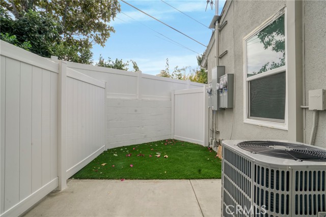 Detail Gallery Image 34 of 43 For 7909 Aldea Ave, Lake Balboa,  CA 91406 - 6 Beds | 5/2 Baths