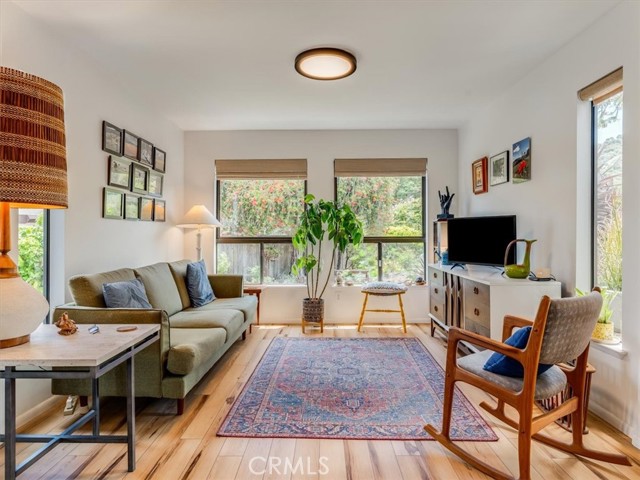 1750 La Luna Court, San Luis Obispo CA: https://media.crmls.org/medias/f3b546a3-9f0e-4443-85a7-fff96e45c7d7.jpg