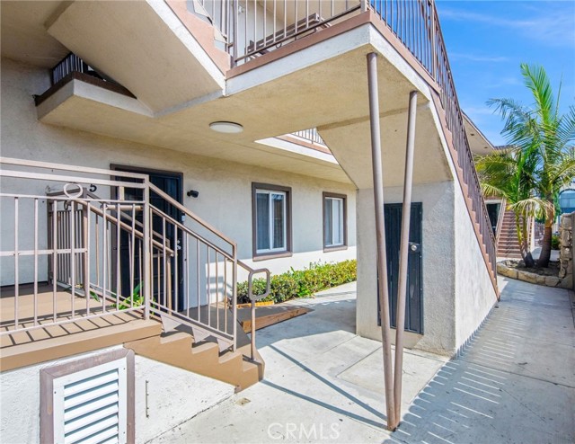 1825 Chestnut Avenue, Long Beach, California 90806, ,Multi-Family,For Sale,Chestnut,CV24203235