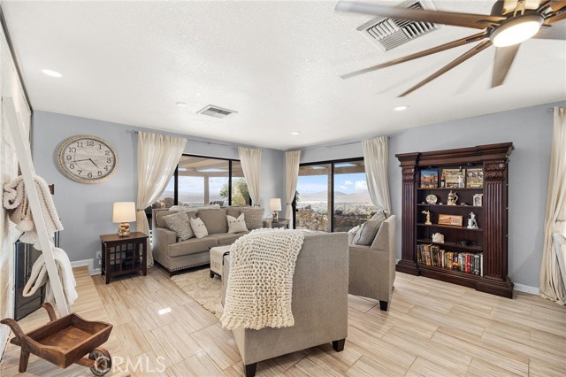 29740 Nogues Road, Nuevo CA: https://media.crmls.org/medias/f3b5f12a-90ce-4c6c-96b6-d5e76d659856.jpg