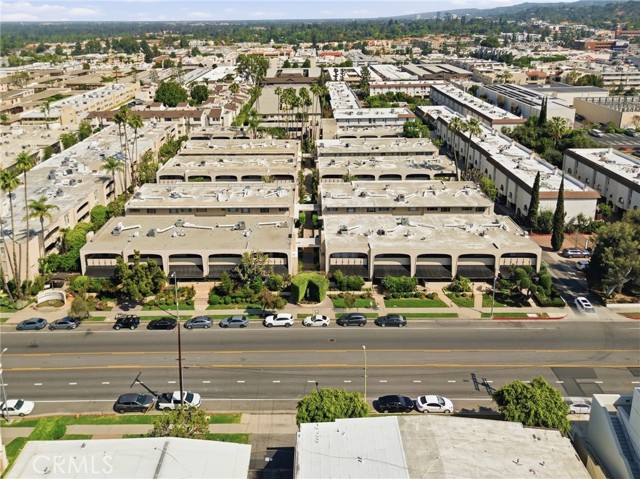 Detail Gallery Image 46 of 50 For 5330 Lindley Ave #305,  Encino,  CA 91316 - 2 Beds | 2 Baths