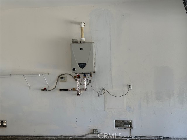 7532 Dashi Place, Canoga Park CA: https://media.crmls.org/medias/f3b74725-0a8f-4f5e-90eb-88d22f33c660.jpg