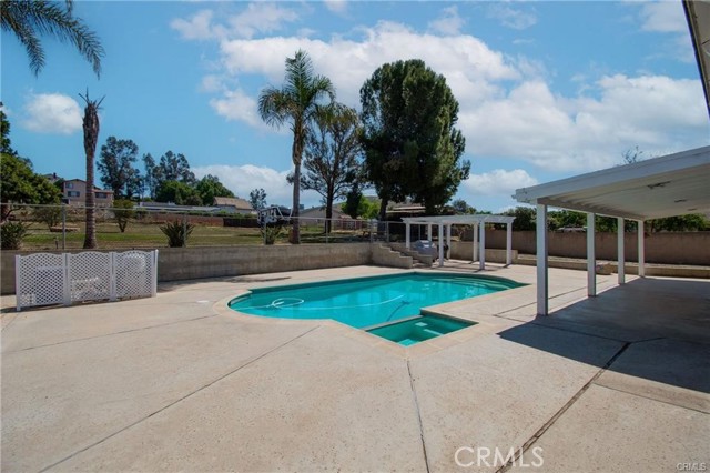 3711 Alhambra Street, Norco CA: https://media.crmls.org/medias/f3b80998-5574-4e2f-b995-f2ff58b6f340.jpg