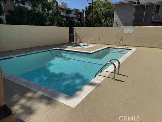 Detail Gallery Image 4 of 21 For 1236 N Columbus Ave #41,  Glendale,  CA 91202 - 2 Beds | 2 Baths