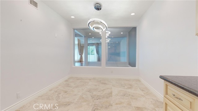 22500 N Summit Ridge Circle, Chatsworth CA: https://media.crmls.org/medias/f3b8dfe1-e28d-418b-818a-874c6bcc6d2a.jpg