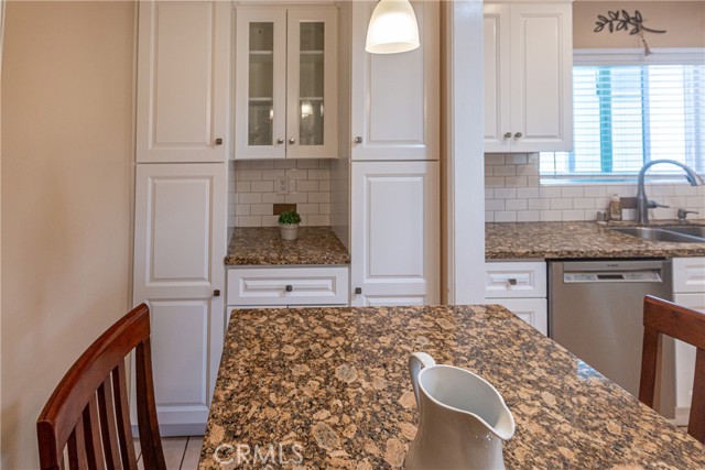 Detail Gallery Image 10 of 28 For 1030 E San Jose, Burbank,  CA 91501 - 3 Beds | 2 Baths