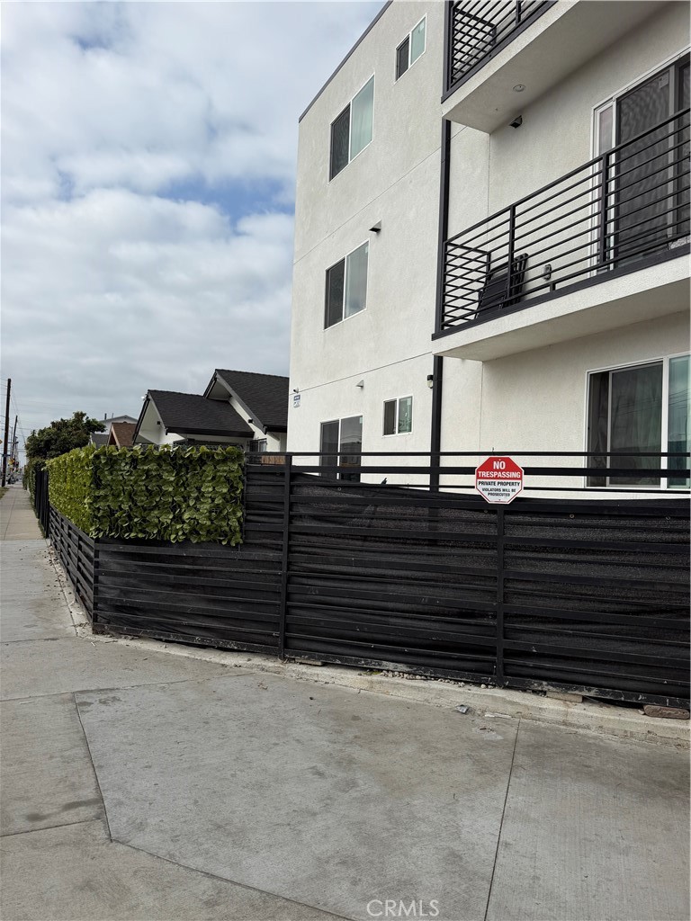 1400 57 Street W