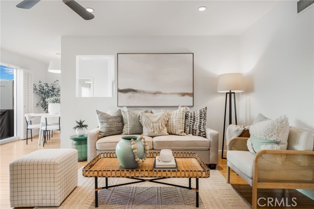 Detail Gallery Image 3 of 26 For 1741 Tustin Ave 5c,  Costa Mesa,  CA 92627 - 3 Beds | 2 Baths