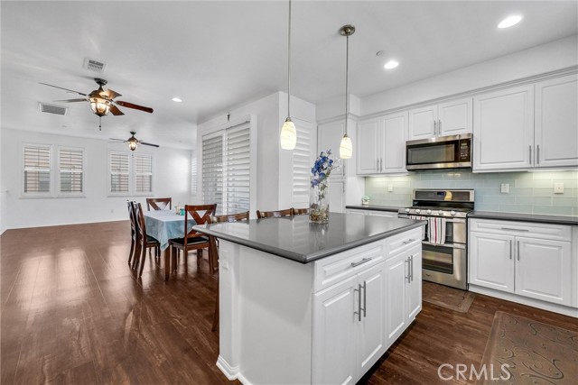 Detail Gallery Image 9 of 44 For 12473 Constellation St, Corona,  CA 91752 - 4 Beds | 3/1 Baths