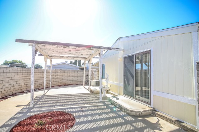 34854 Lyn Avenue, Hemet CA: https://media.crmls.org/medias/f3ba3f4f-e36a-457b-bbb2-5d874b4b3bb9.jpg