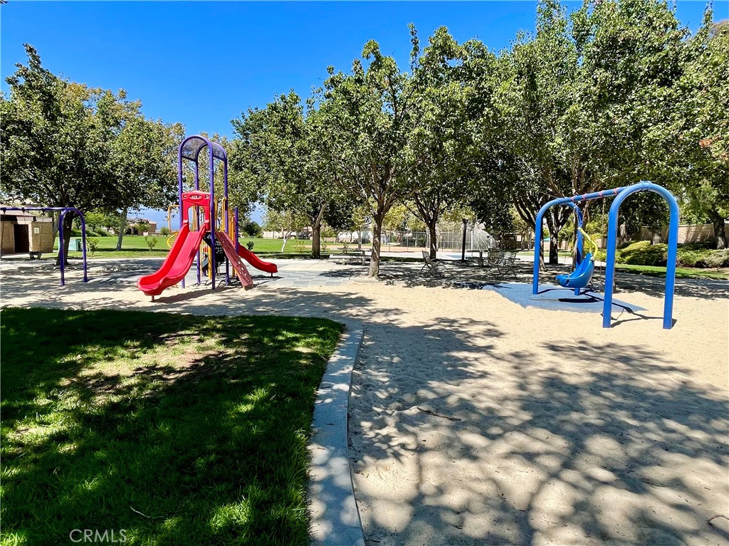 https://media.crmls.org/medias/f3ba68f0-7b11-4326-8081-65cb66640c82.jpg?preset=X-Large
