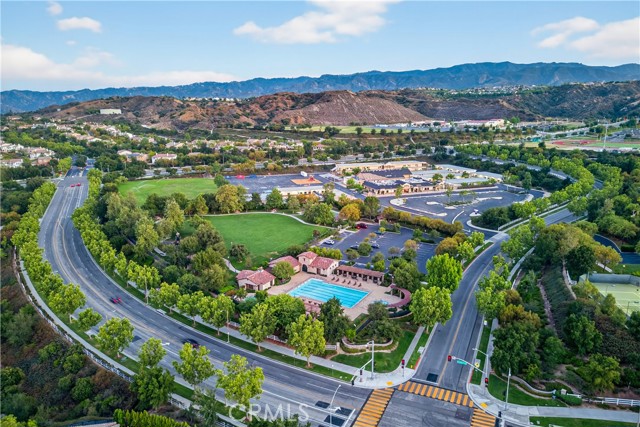 Detail Gallery Image 29 of 40 For 26812 Peppertree Dr, Valencia,  CA 91381 - 5 Beds | 3 Baths