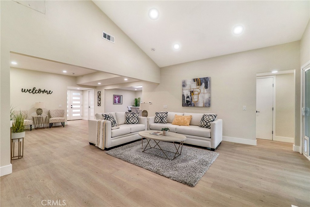 MLS #OC25260184 image #39