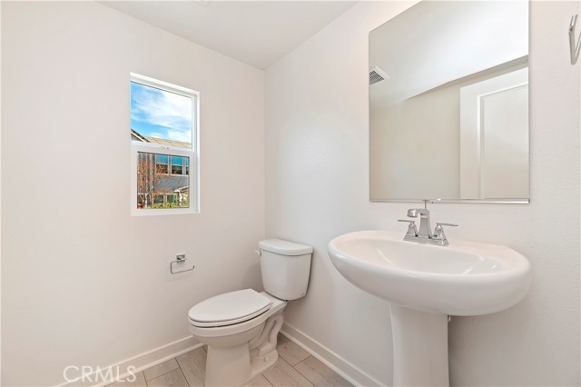 Detail Gallery Image 10 of 25 For 3972 Lavine Way, Corona,  CA 92883 - 3 Beds | 2/1 Baths