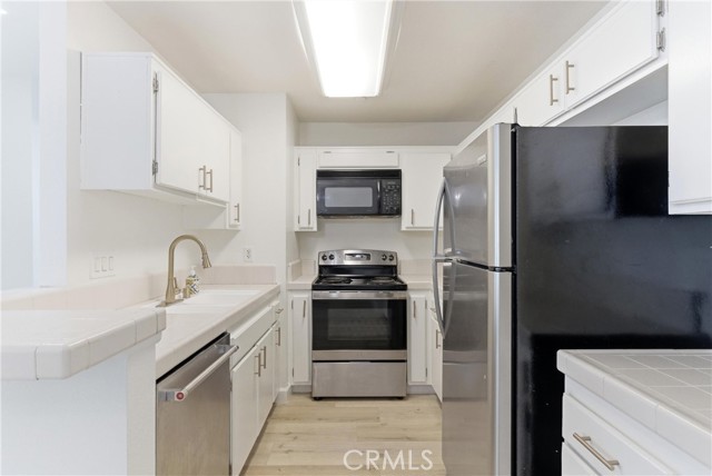 Detail Gallery Image 12 of 25 For 7720 Elmdale #E,  Stanton,  CA 90680 - 1 Beds | 1 Baths