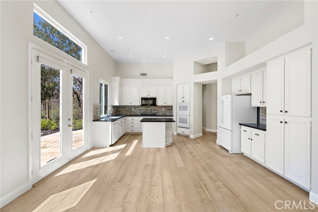 3909 Carta De Plata, San Clemente CA: https://media.crmls.org/medias/f3bbd174-13bc-4dde-8c51-af62e83ab55b.jpg